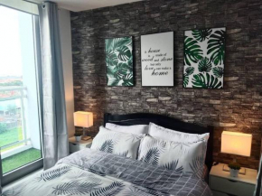 A2J Luxury 1BR Azure Suite Near SM Mall, Airport